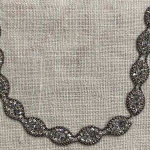 Black Stretch Oval Shaped Crystal Headband